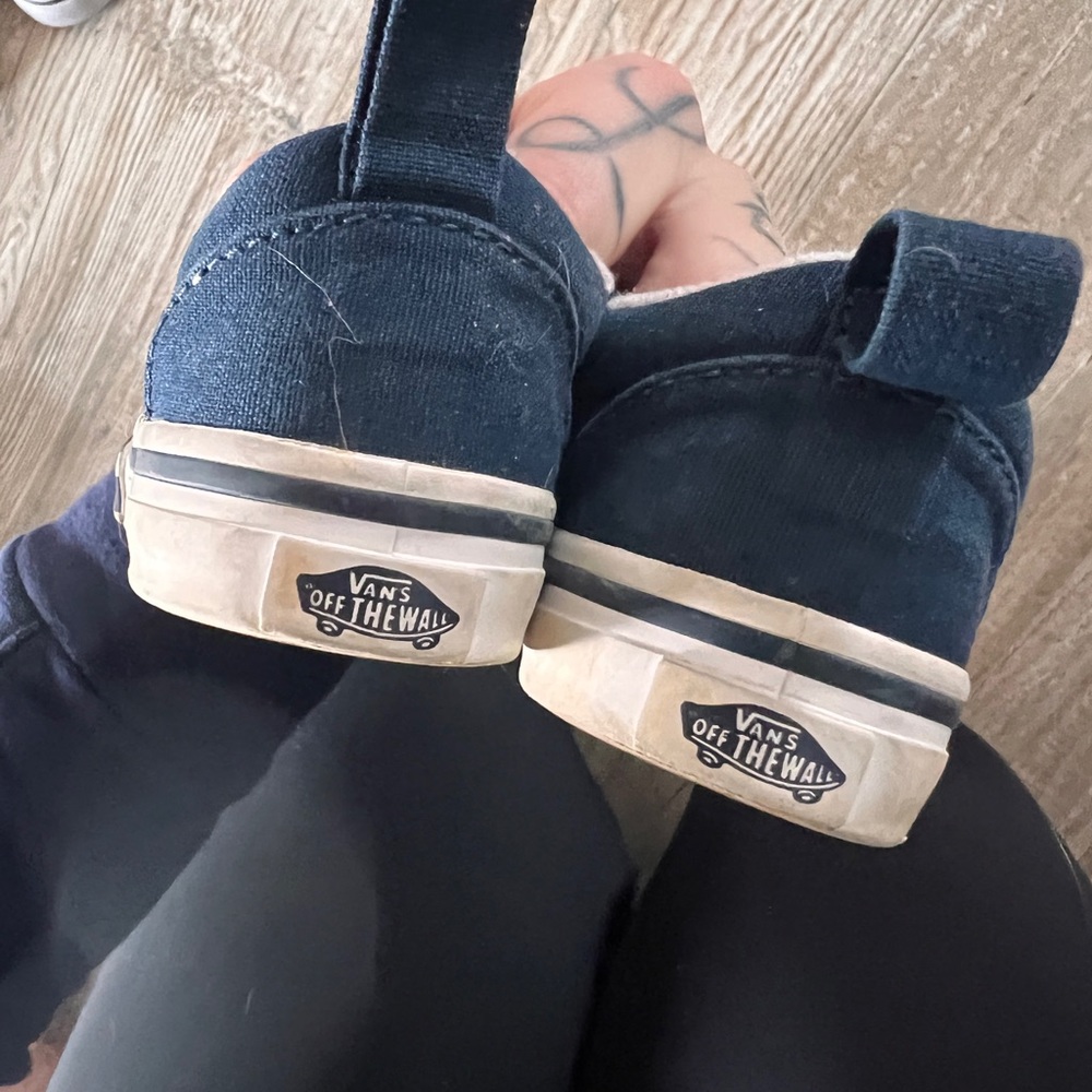 Vans - Picture 5 of 5